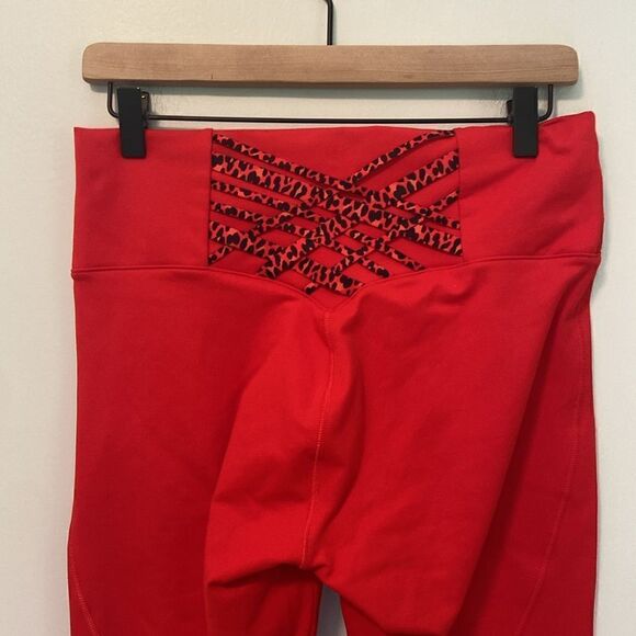Fabletics Red Criss Cross Back Powerhold Leggings Size Medium - Picture 5 of 7